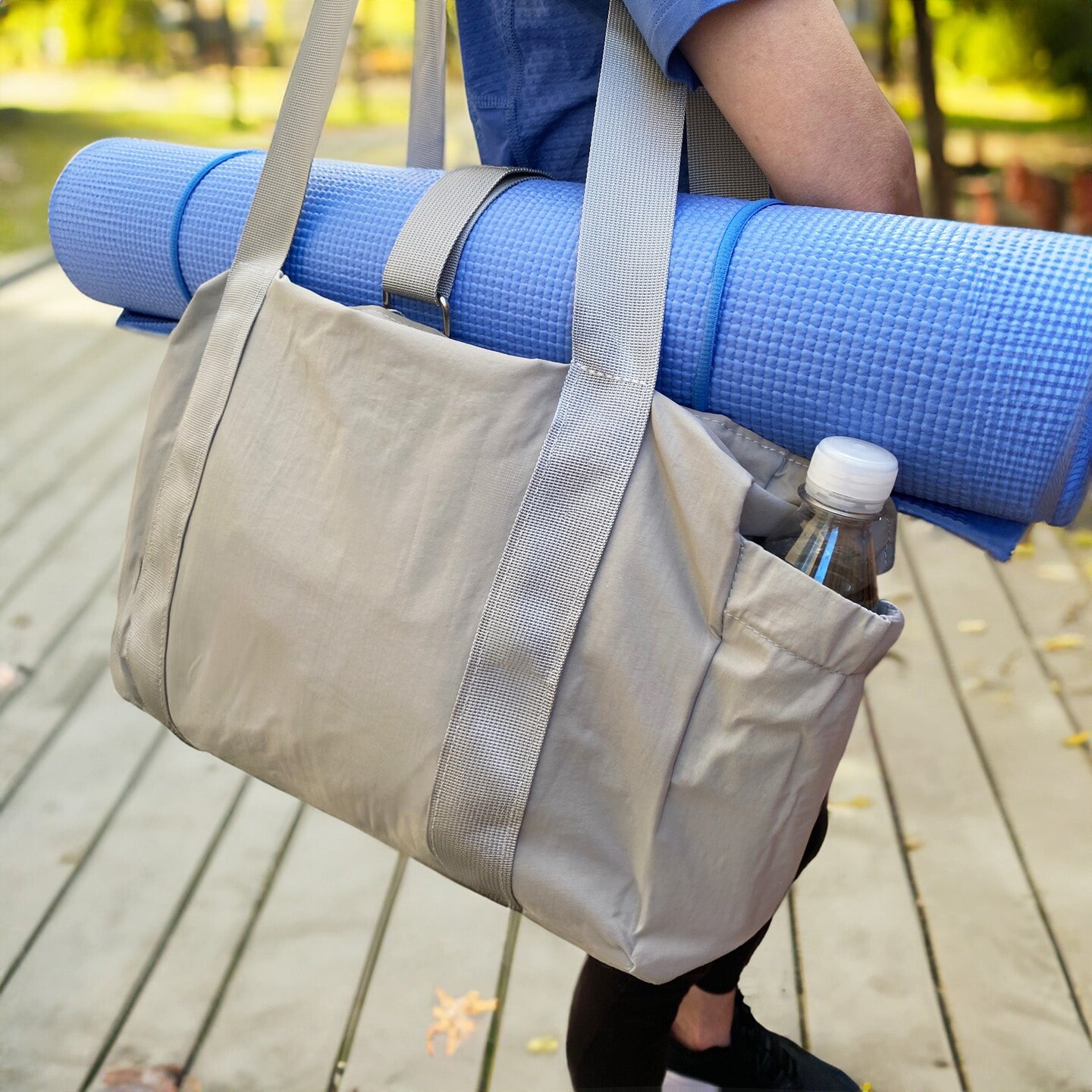 Wrapables Sporty Yoga Tote Bag, Gym, Work, Overnight and Travel Bag, Gray