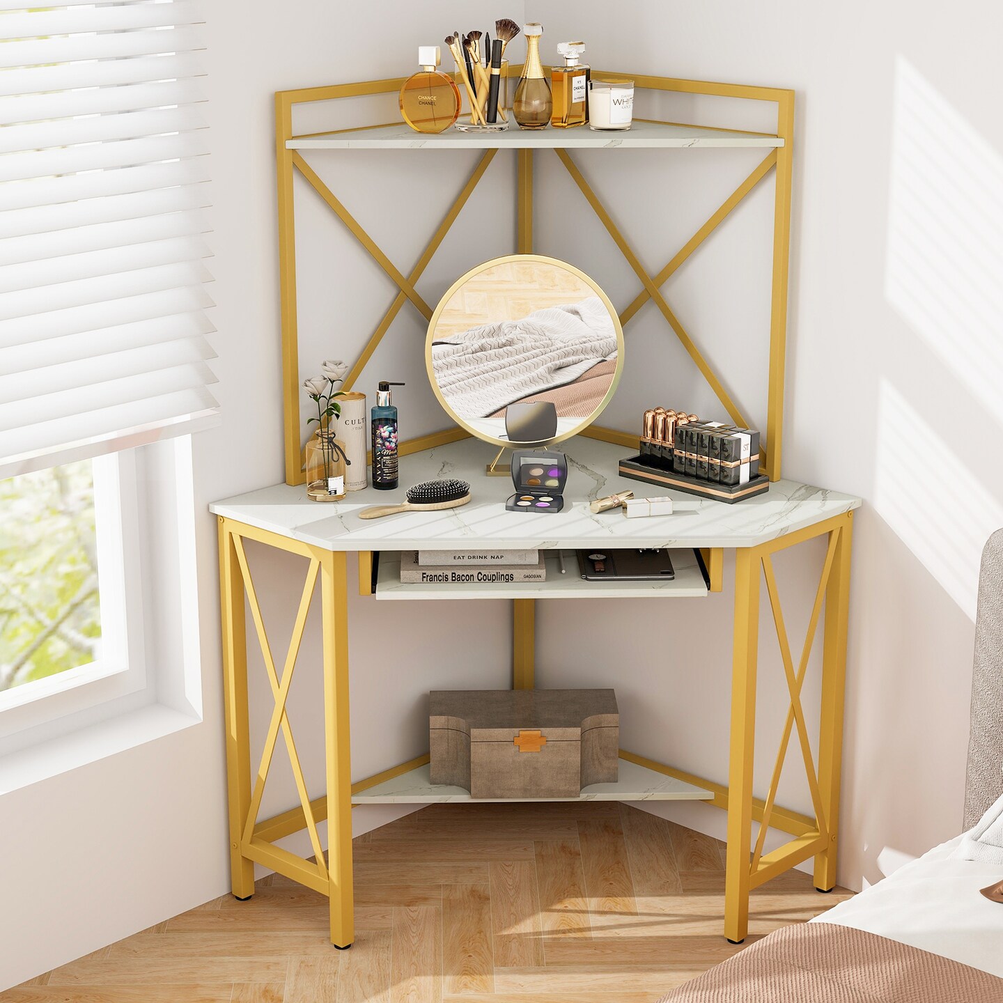 Space-Saving Corner Computer Desk with with Hutch and Keyboard Tray