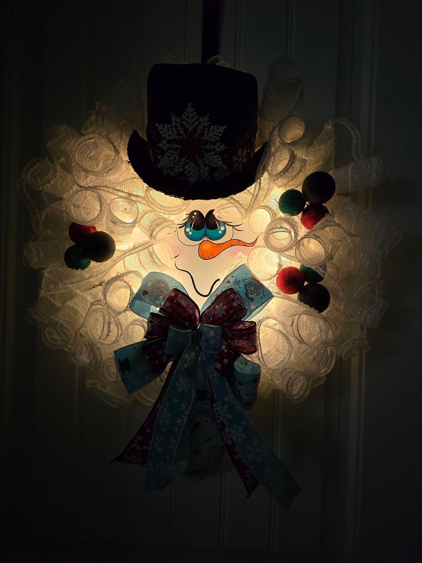 Lighted Snowman Wreath product 3