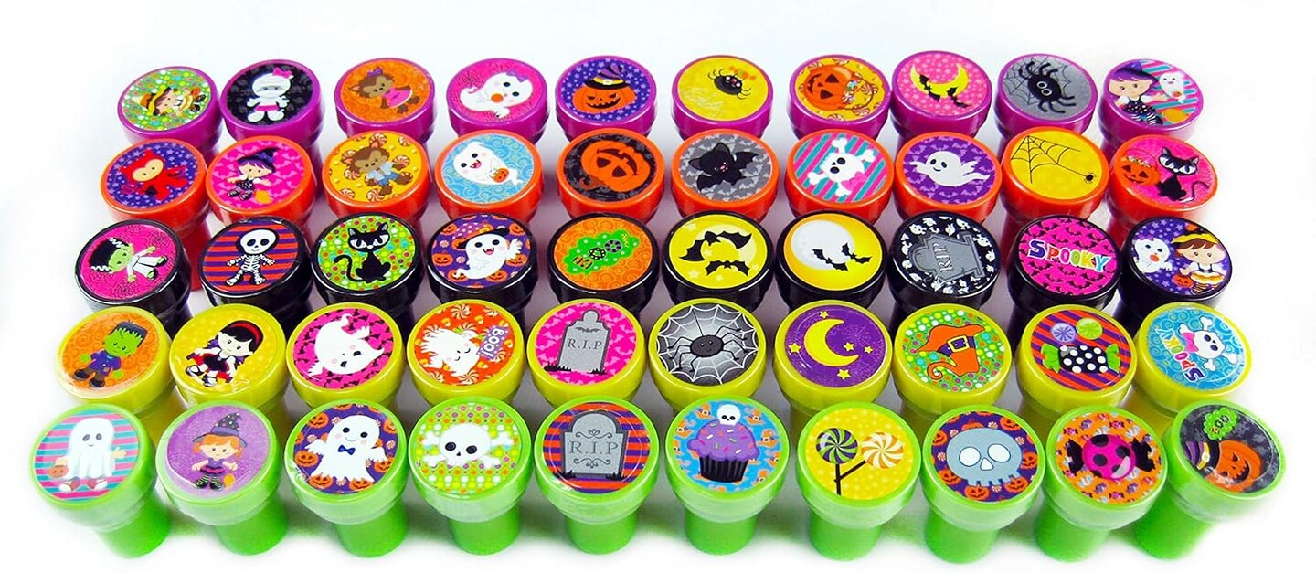 TINYMILLS 50 Pcs Halloween Stamps for Kids with 50 Different Designs Trick or Treat Stampers Bulk Halloween Party Favors for Kids, Game Prizes, Halloween Stampers for Kids, Non Candy Treats