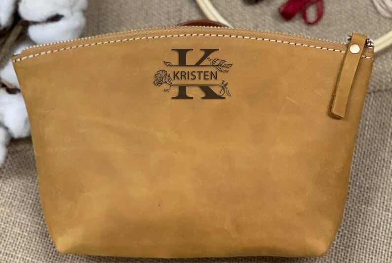 Unique Gift for Sister,Personalized Birthday Gift,Leather Makeup Bag,Custom Bridesmaid Bag,Cosmetic Pouch ,Monogrammed Bag,Bridesmaid Gift