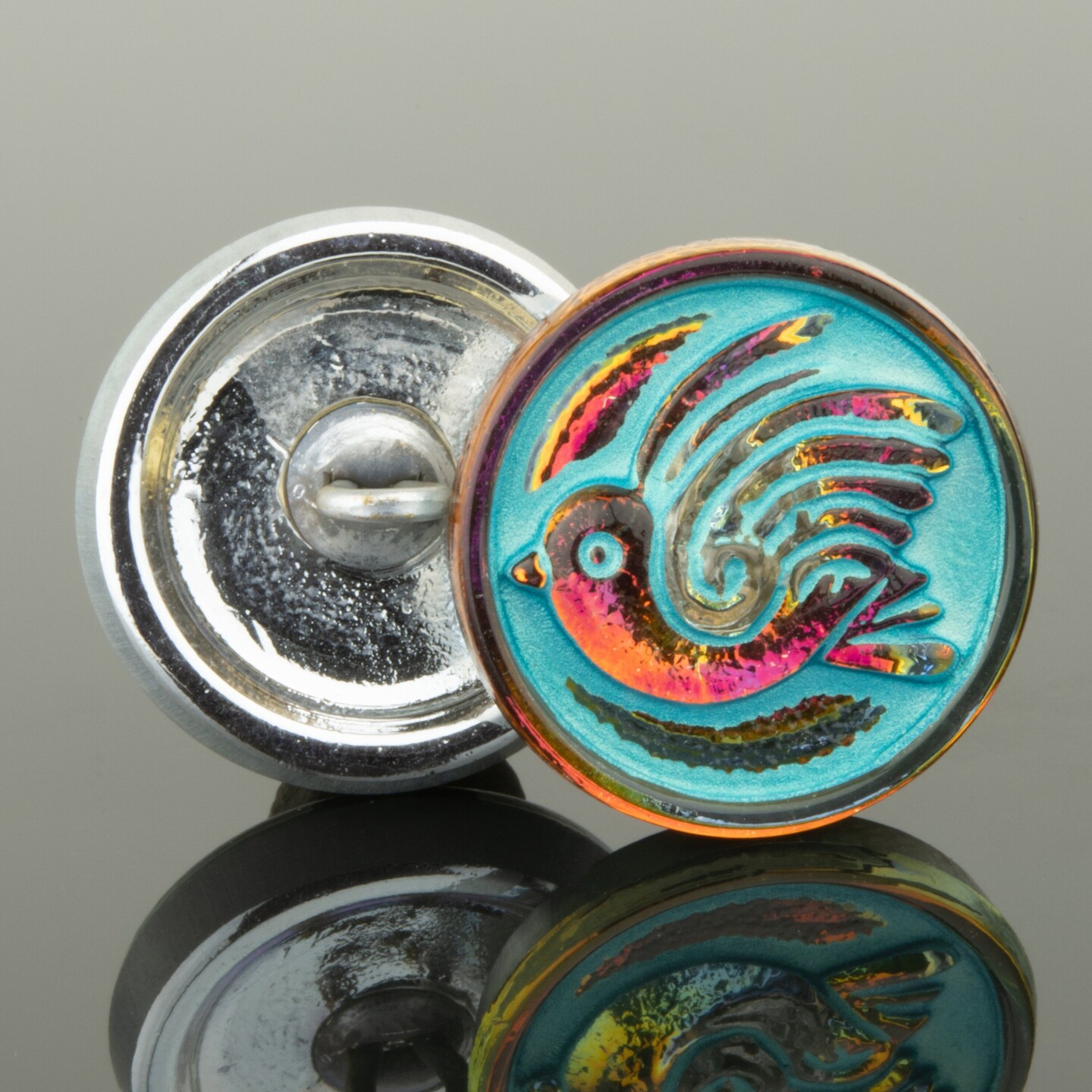 18mm Round Bird Design Button - Golden Orange Purple Iridescent with Aqua Wash -- Czech Glass Buttons
