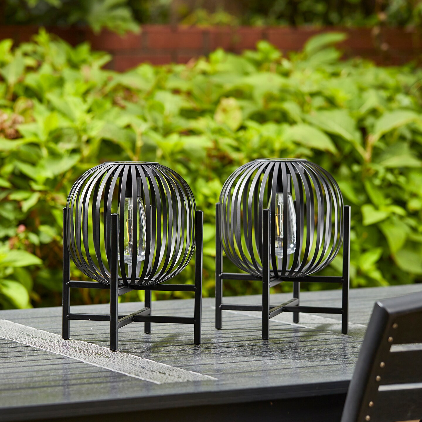 Set of 2/4 Black Metal Stripes Solar Powered Edison Bulb Outdoor Lantern with Stand