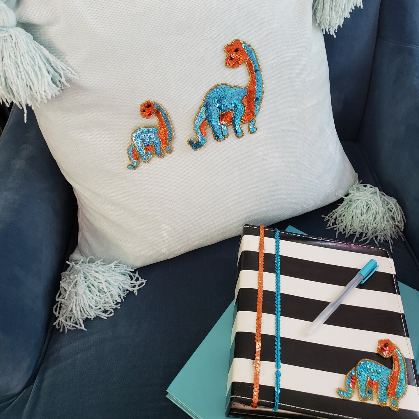 3" x 2 3/4" Billy Brontosaurus Dinosaur Sequin Applique/Patch