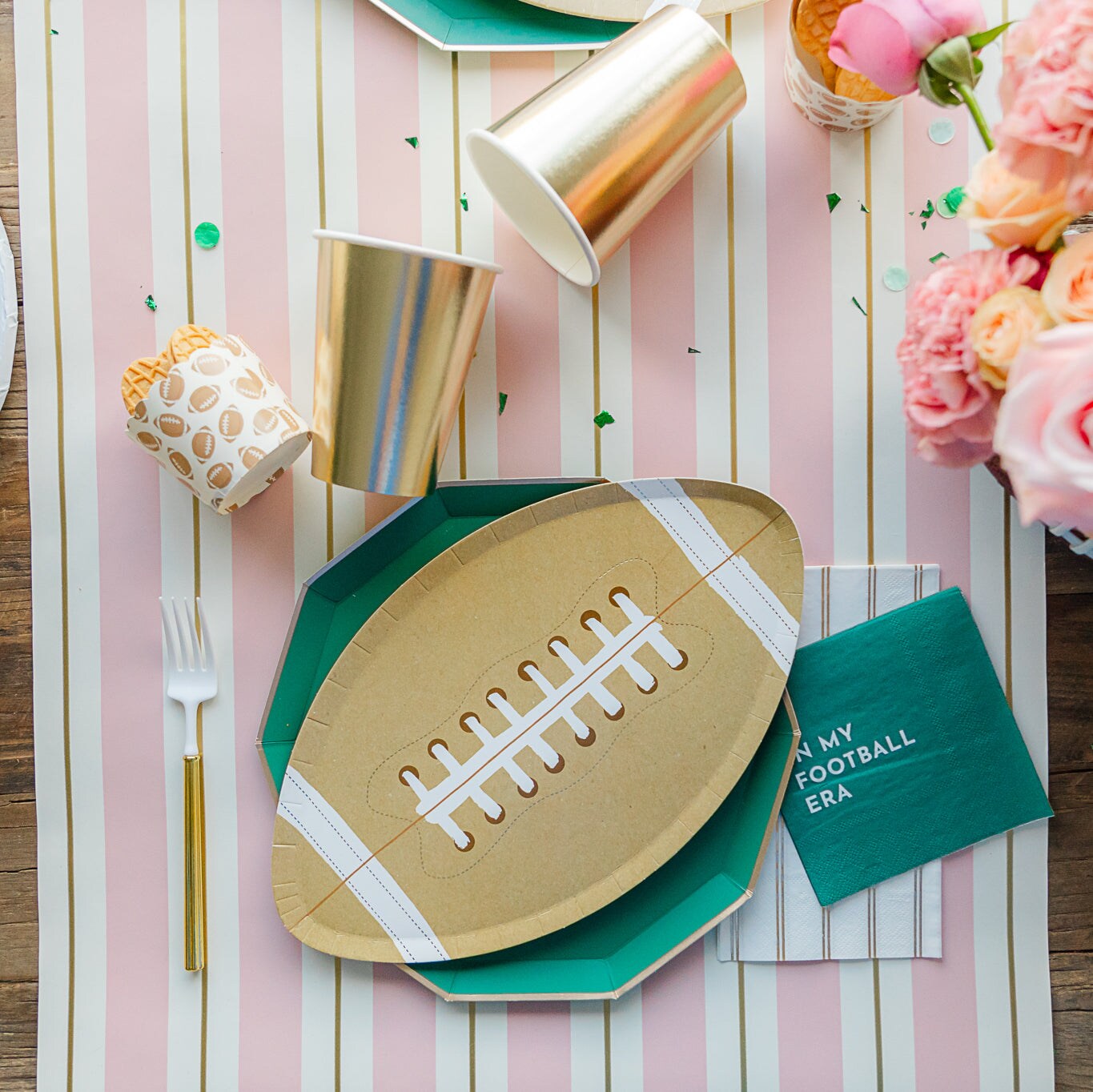 GOLD SIGNATURE STRIPE GUEST TOWELS