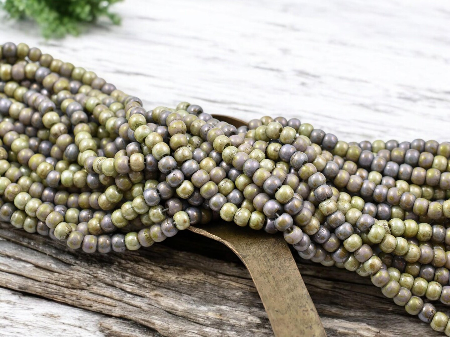 4/0 Aged Alabaster Picasso Mix Seed Beads (20&#x22; Strand)