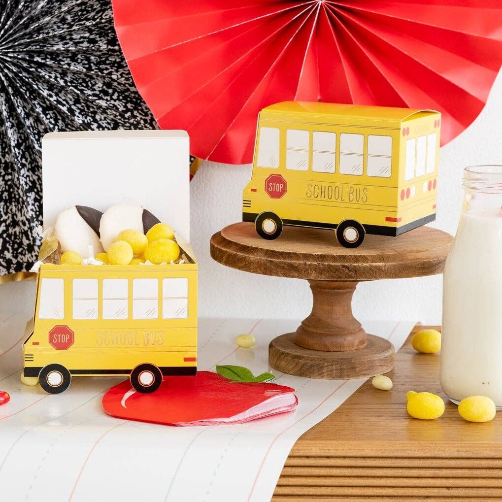 APPLE SHAPED NAPKINS