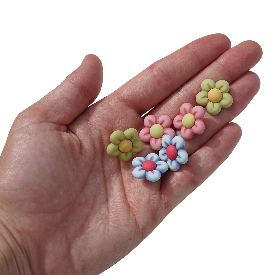 Zoo Animal Novelty Buttons: 50-Piece Assortment for Crafts, Sewing &#x26; DIY Projects with Lions, Elephants