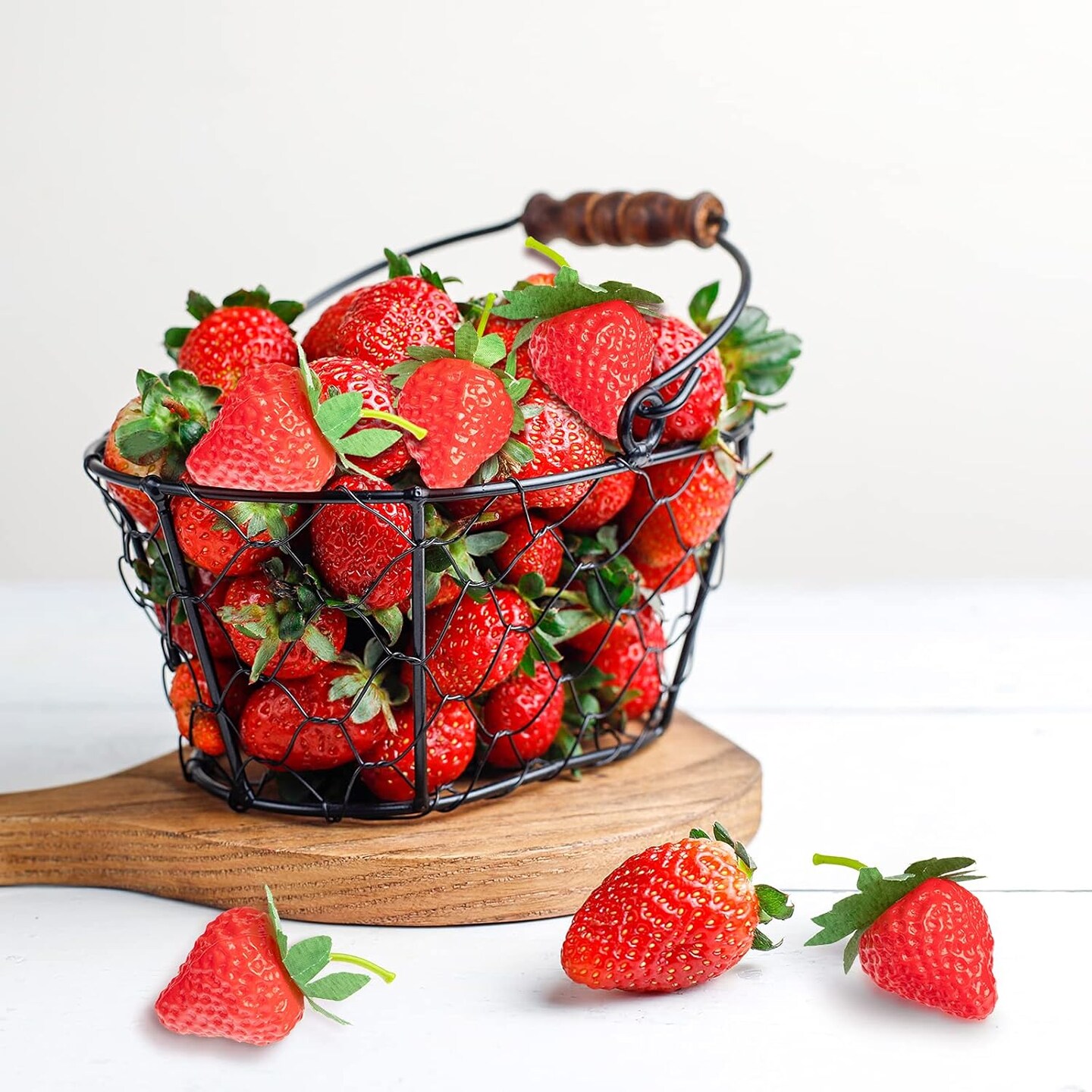 20 Pieces Artificial Strawberries Fake Strawberries Tabletop Centerpieces Lifelike Red Realistic Plastic Fruit for Kitchen Party Decoration