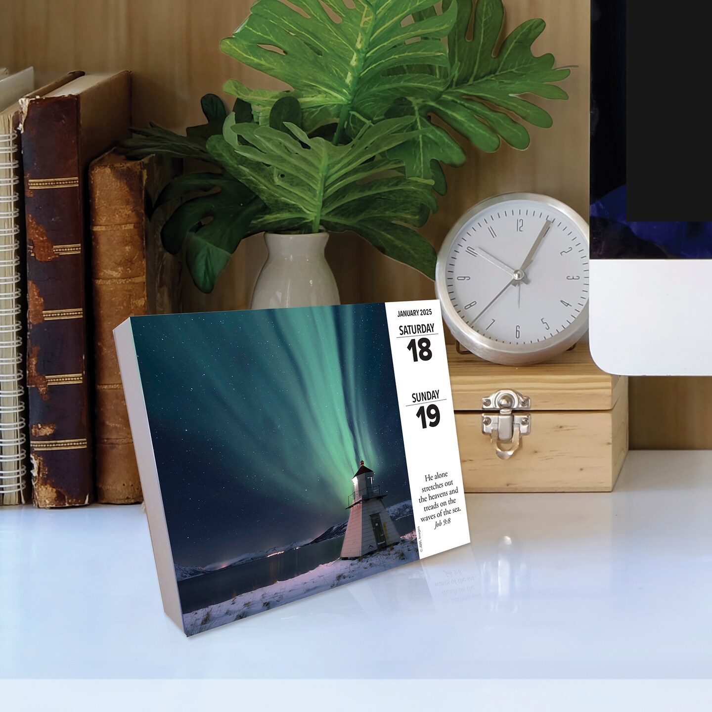 Bible Verses and Psalms 2025 Box Calendar, Daily Desktop