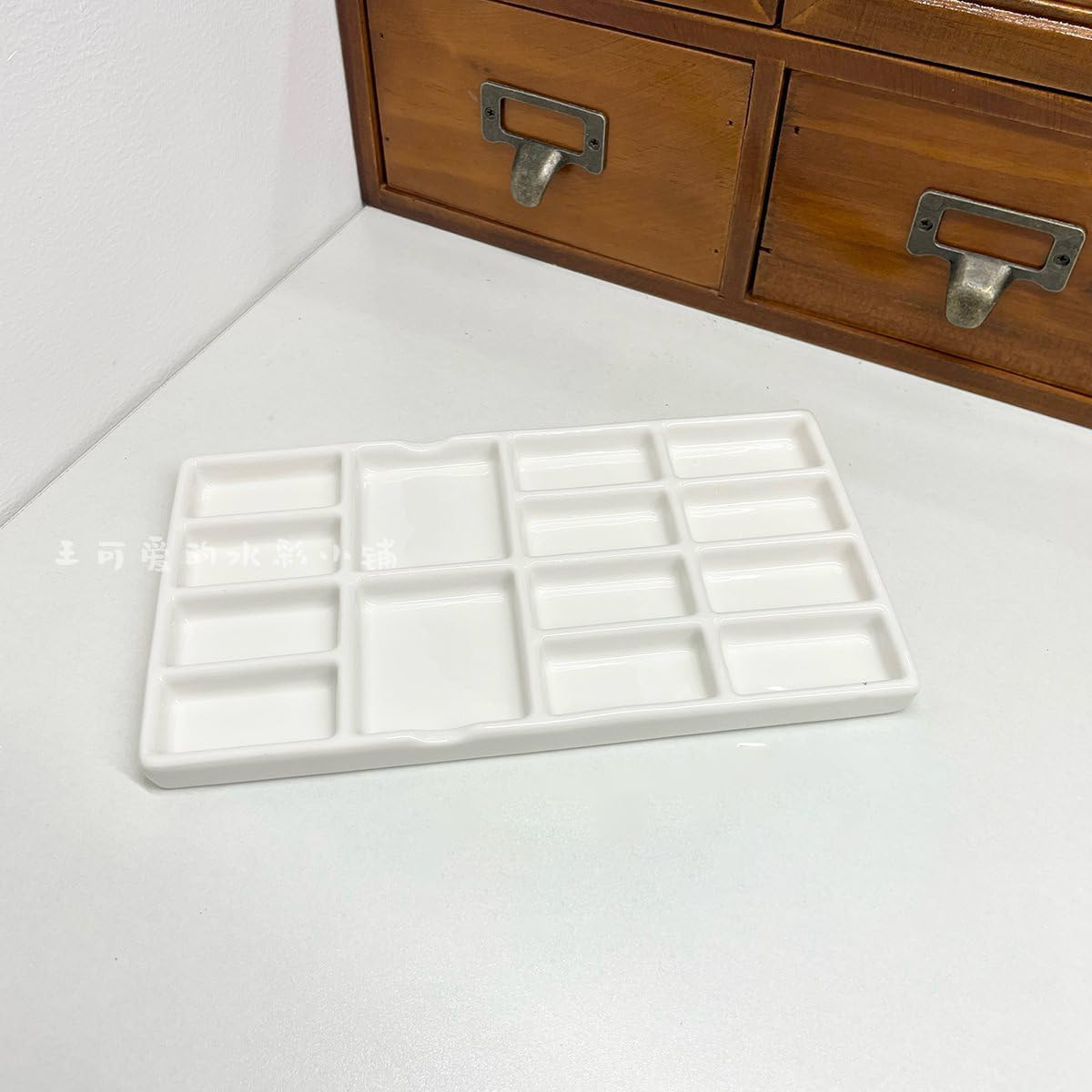 Ceramic Paint Palette - 14 Wells Artist Paint Tray - 8 Inch Porcelain Mixing Palette for Watercolors and Acrylics