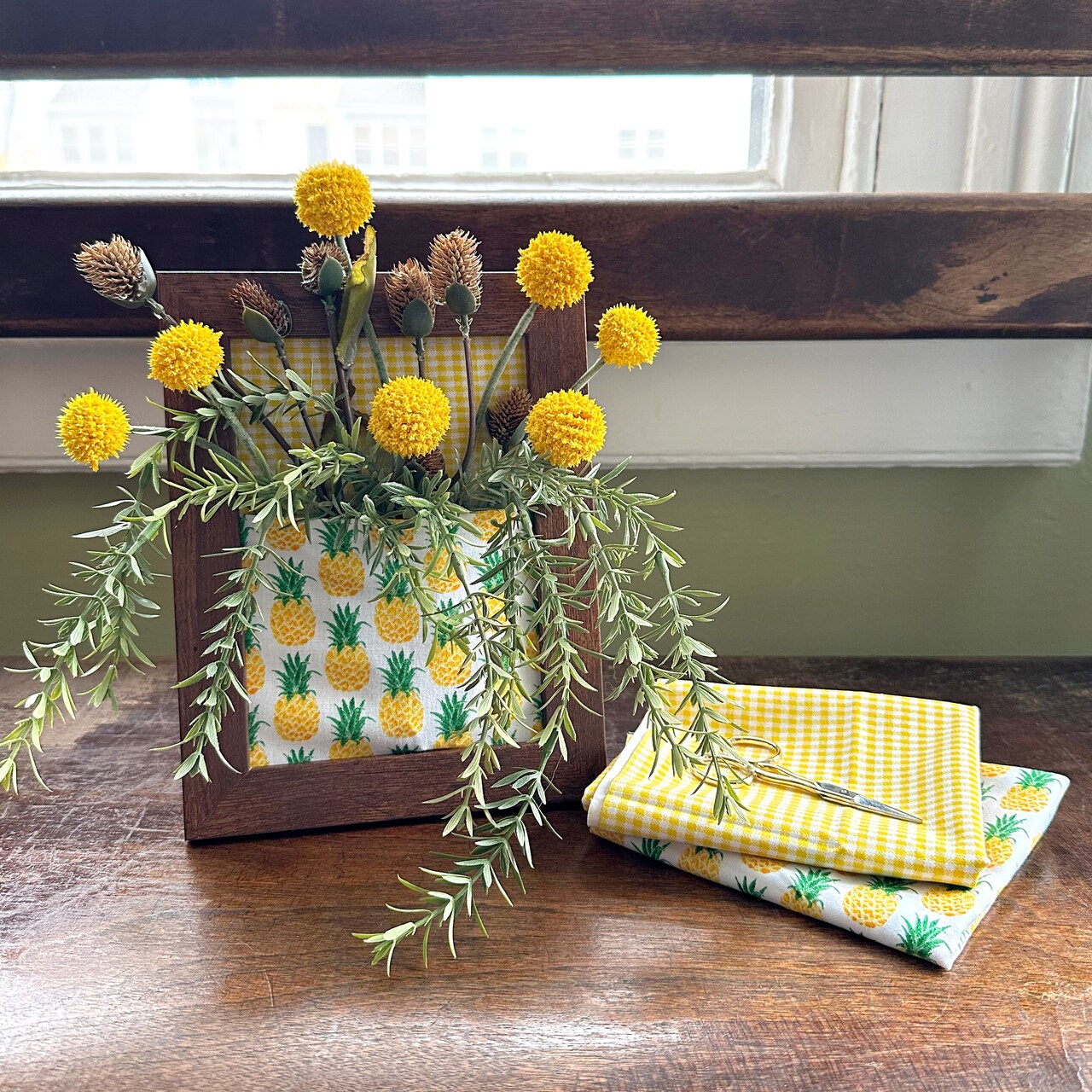 Framed Flower Pocket