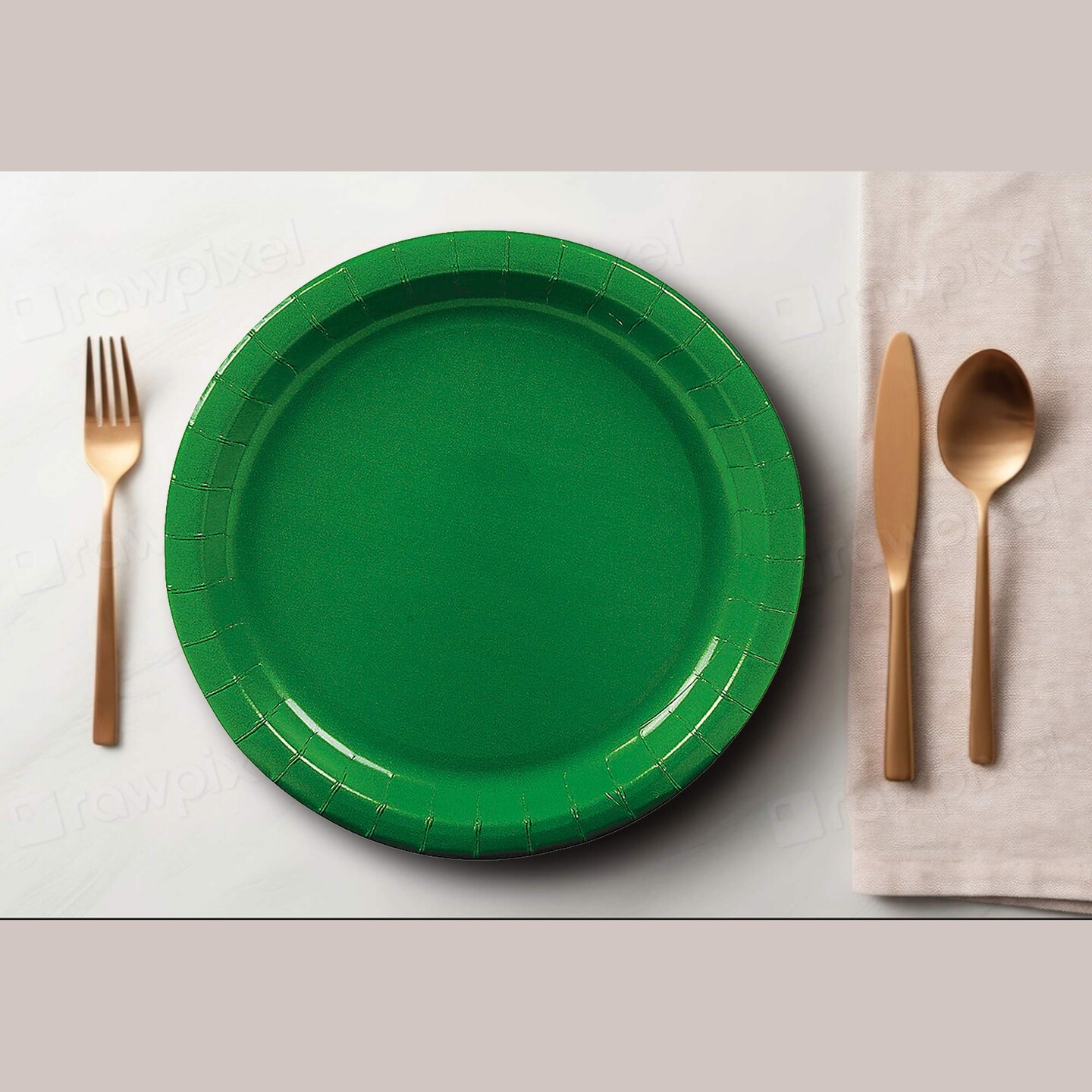 24 Count Green 7 Inch Paper Plates Solid Color for Eco-Friendly Parties