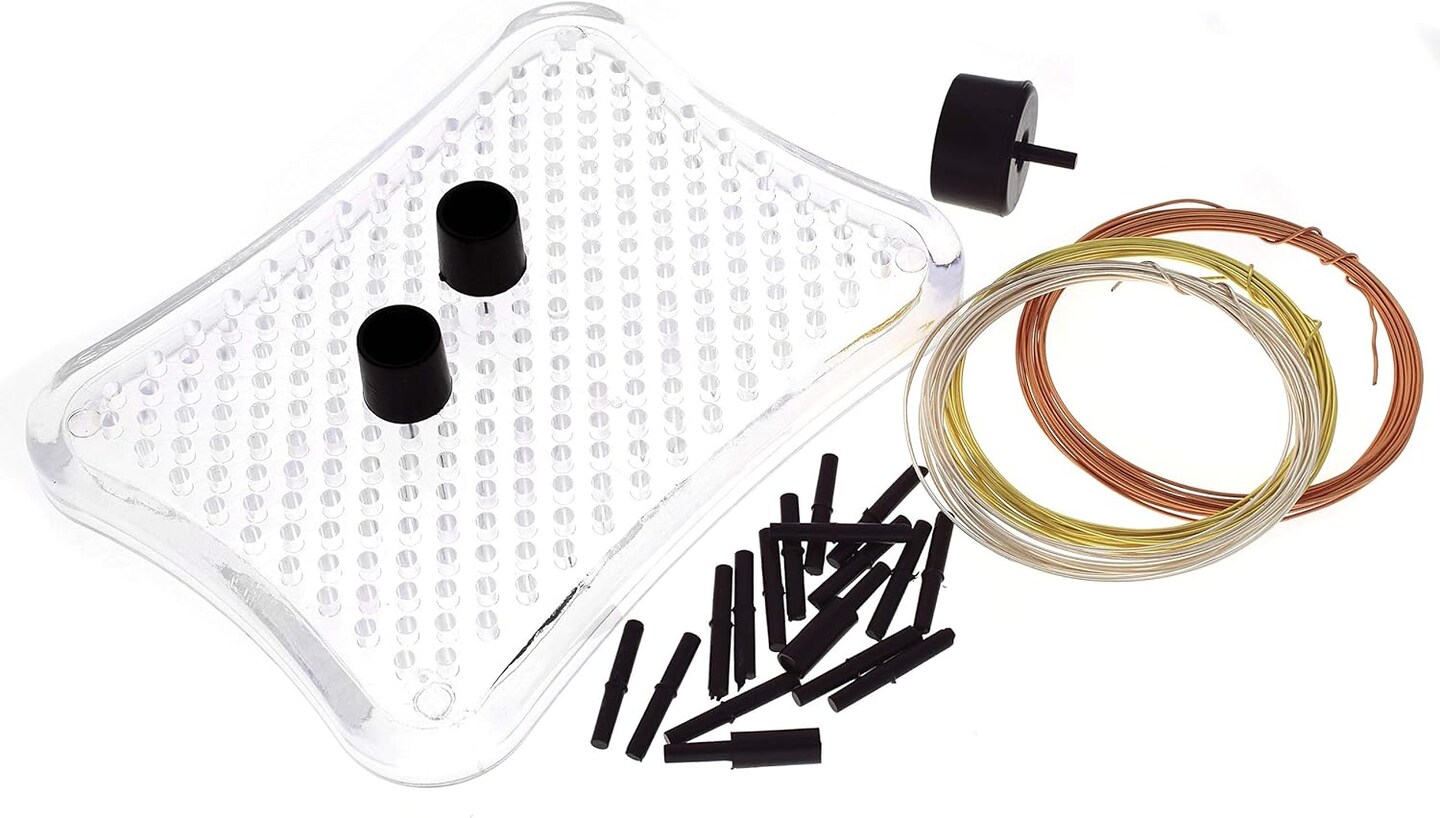 The Beadsmith Wig-A-Ma-Jig Beginner Kit - Includes 3 x 4 Inch Clear Plastic Jig, 20 Plastic Pegs, Copper and Silver Craft Wire, 2 Yds Each