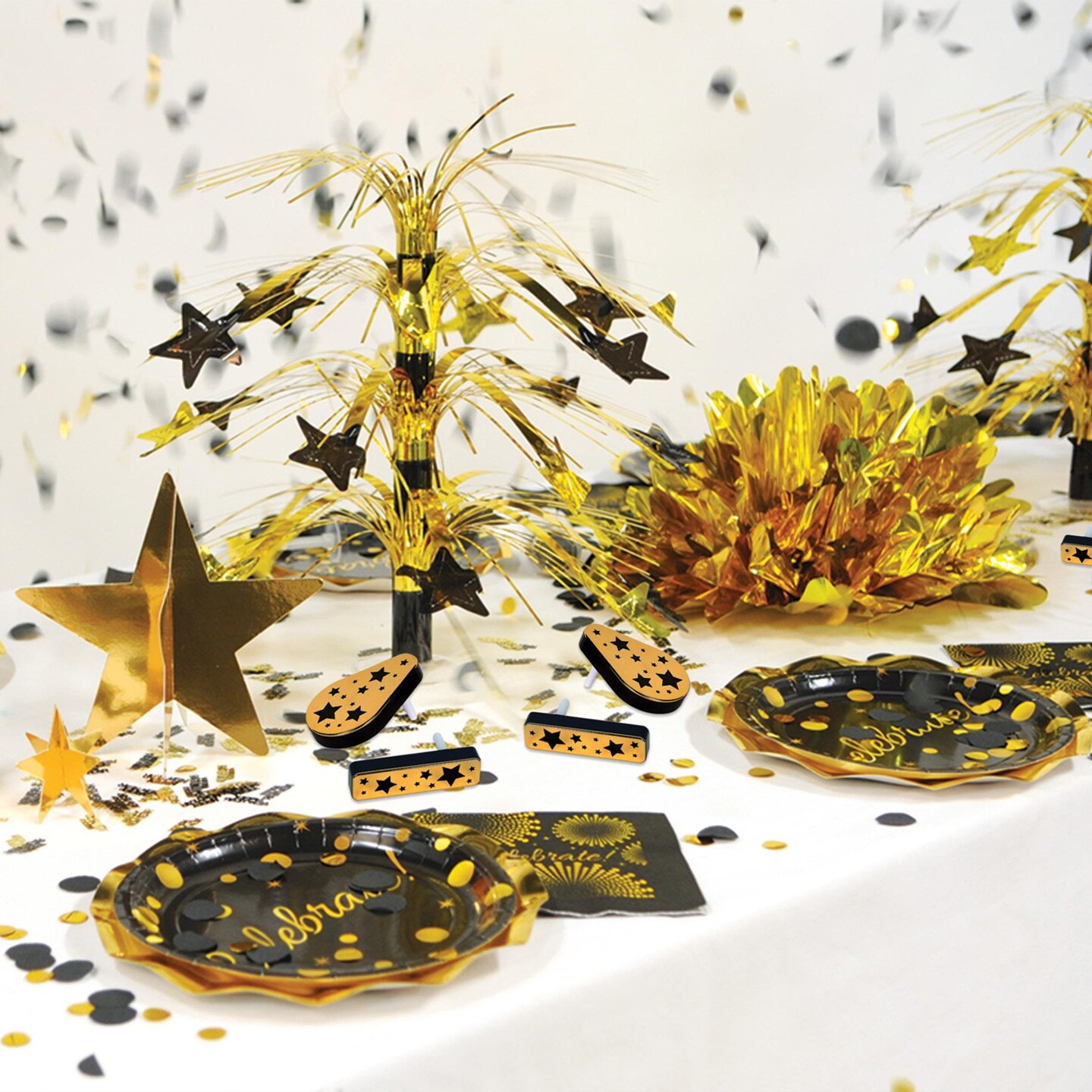 20 Pack Beistle New Year&#x27;s Eve Plastic Metalic Noisemakers black &#x26; gold