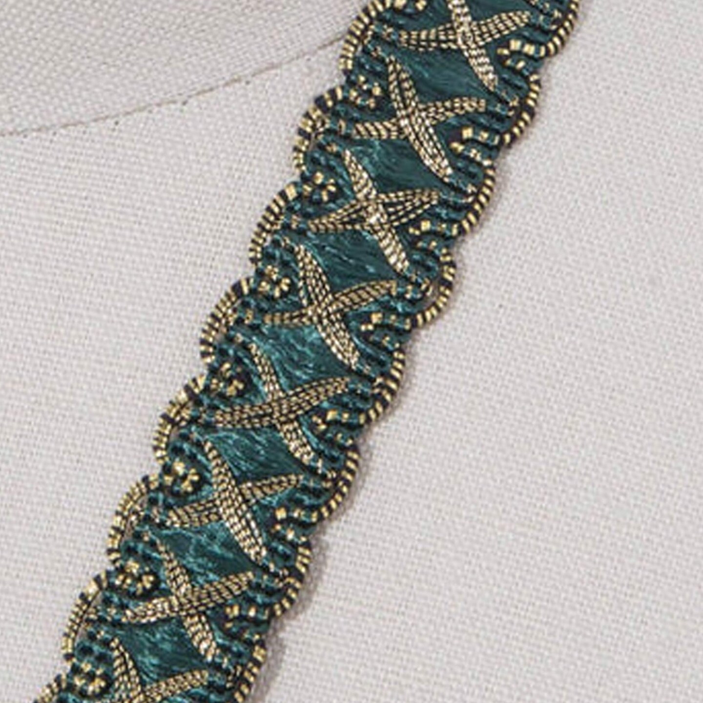 2 Yards 5/8 Inch Festive Green and Gold Braid Gimp Trim for Upholstery Drapery and Home Decor