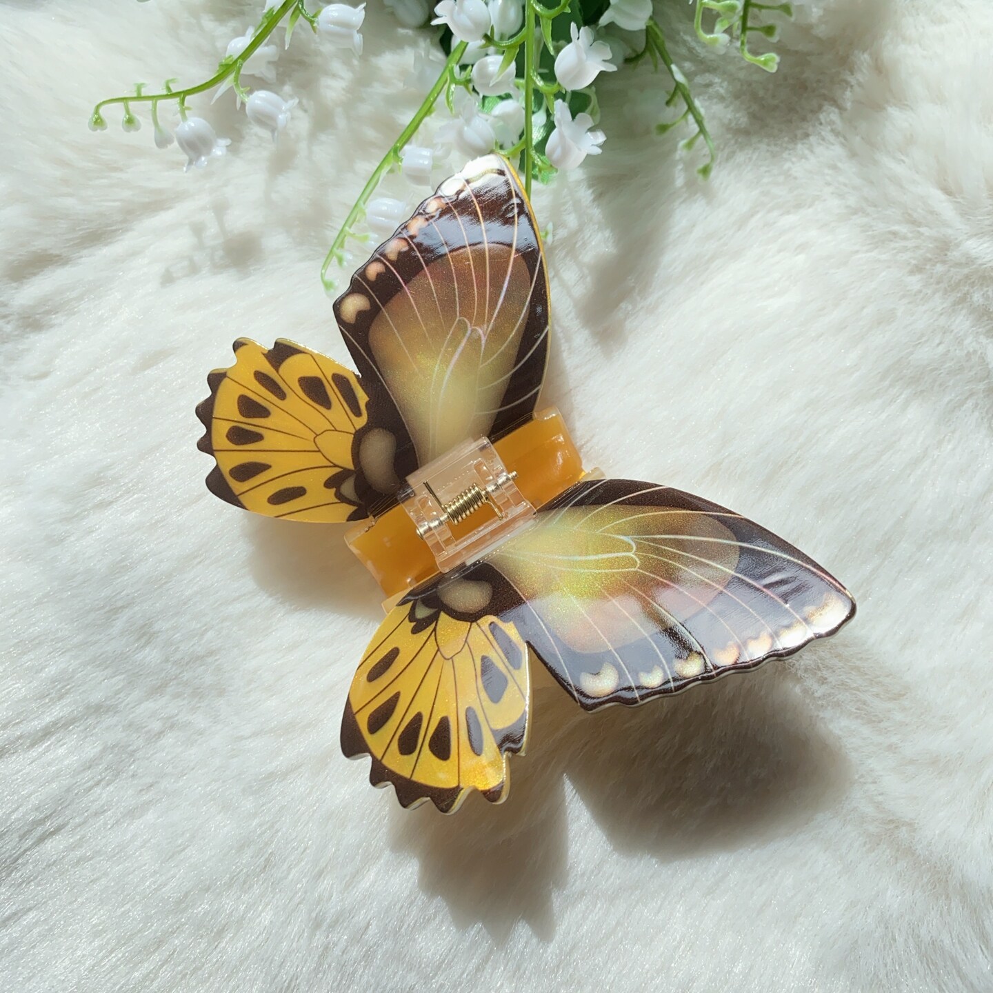 Butterfly hair clips, Casual hair clip claws, Bride shower  display picture 1