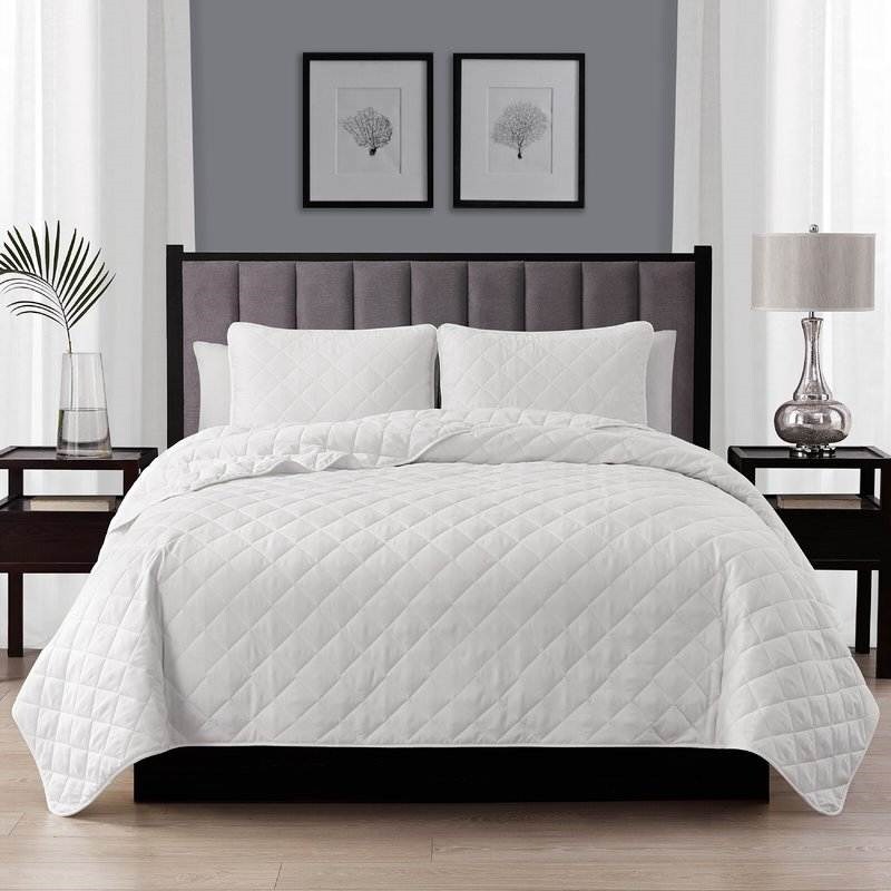 3-Piece Polyester Microfiber Reversible Diamond Quilt Set