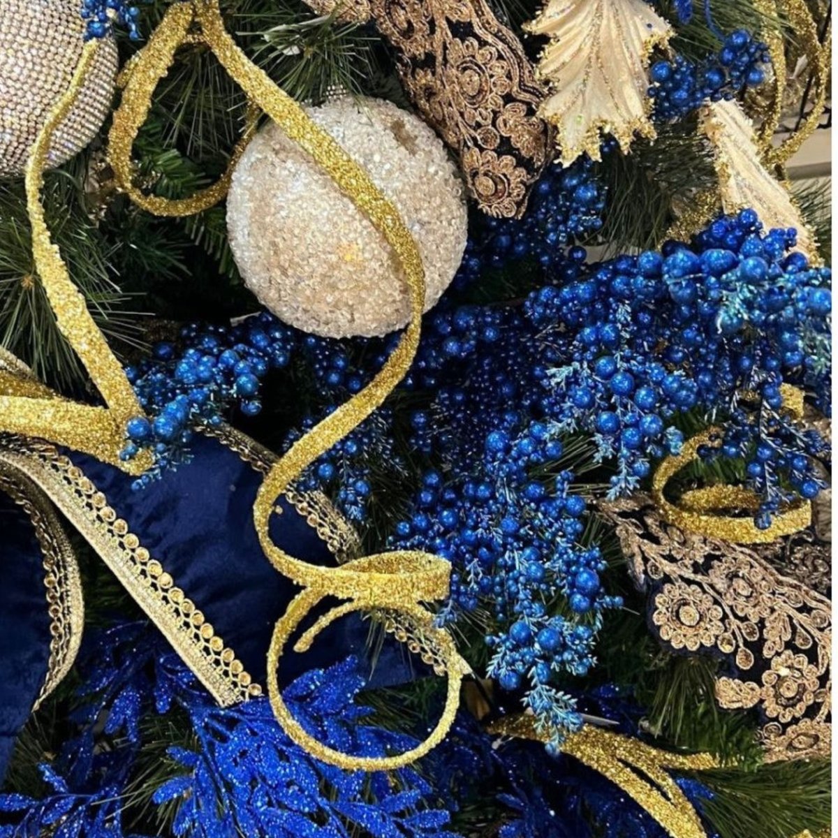 46&#x22; Glitter Bead Curly Spray: Gold