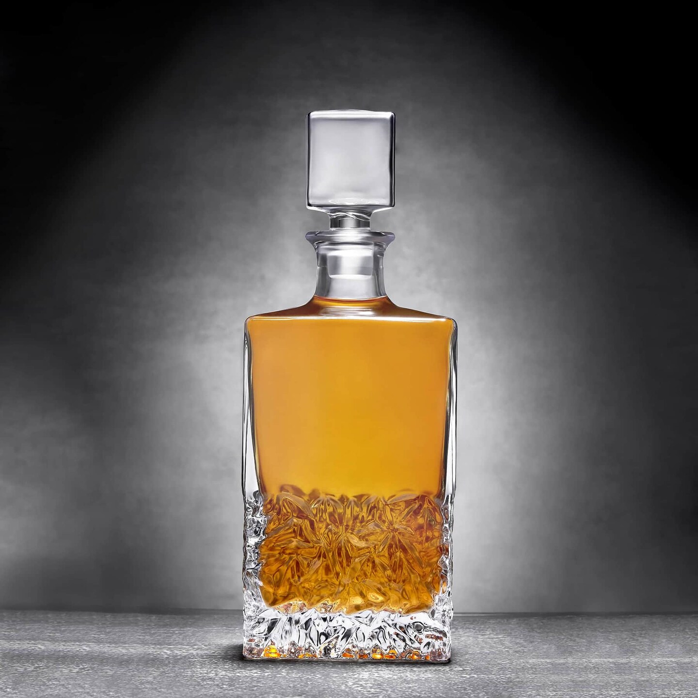 Makerflo Customizable Decanter with Airtight Stopper 24 oz | Liquor Decanter Bottle for Wine, Scotch, Bar, Ideal for DIY Personalization - Laser Engraving, UV DTF, Vinyl, Epoxy, Individually Wrapped