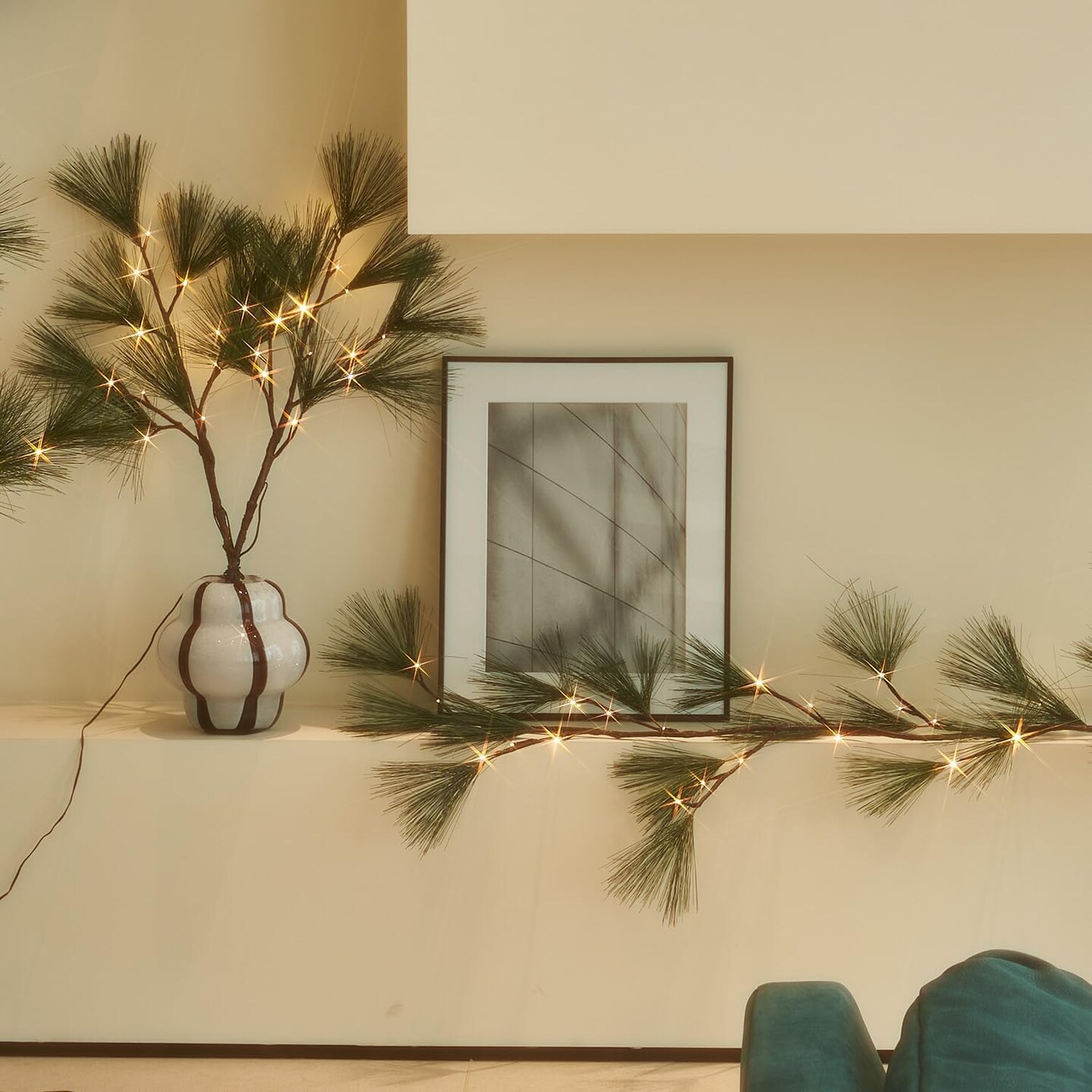 Lighted Christmas Pine Garland with Timer 6 FT (Dark Green)