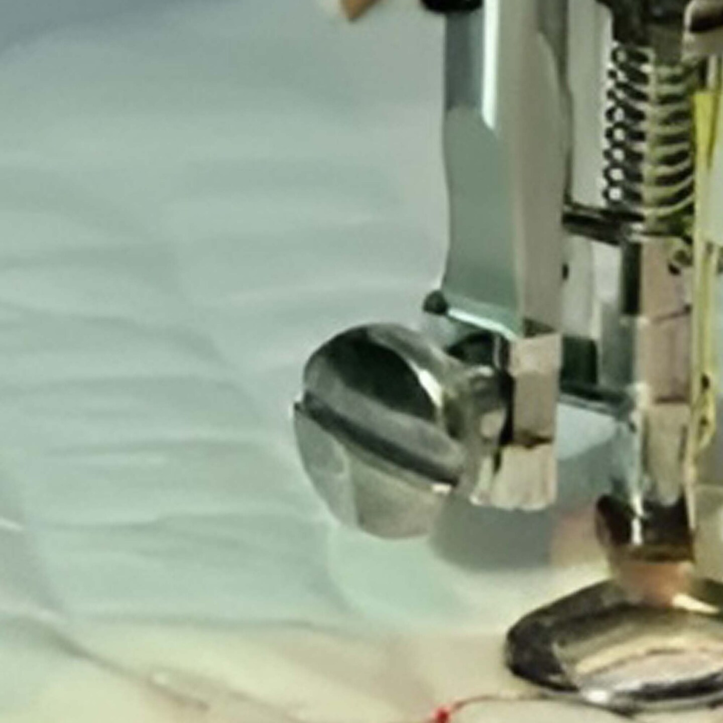 Free Motion Spring Foot for Low Shank Zig Zag Darning Quilting Machines