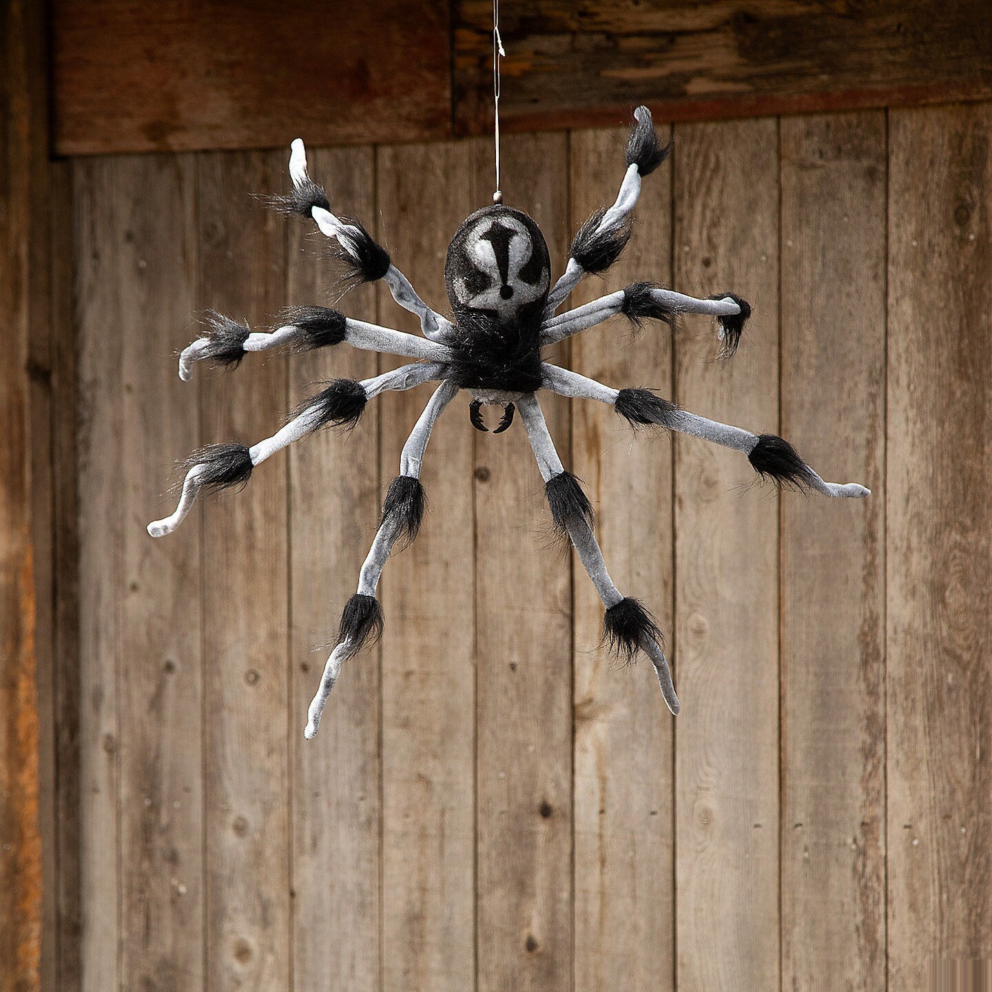 31.5&#x22; Gray &#x26; Black Hairy Floating Spider Halloween Decoration