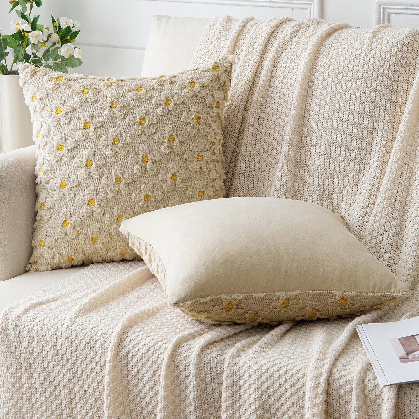 Spring Summer Decorative Throw Pillow Covers 18x18 Inch Set of 2 Soft Plush Faux Couch Pillow Covers Sun Flower Pillowcase Cushion Case Holiday for Home Decor Sofa Bed Living Room Light Beige