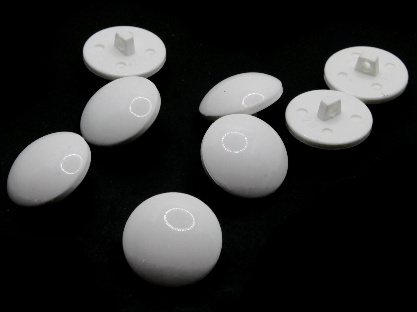 8 18mm Vintage White Plastic Shank Buttons