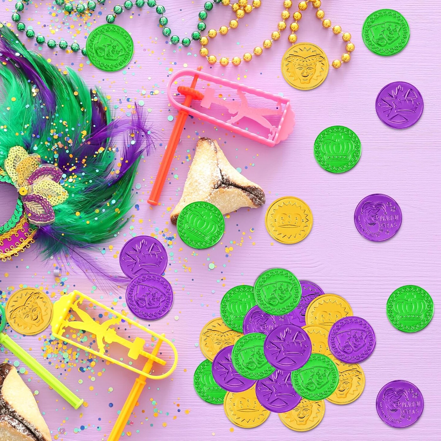200 PCS Mardi Gras Decorations, 1.4 in Purple Gold Green Fake Coins, Crown Masks Pattern Mardi Gras Gold Coins Plastic Coins Leprechaun Gold Coins, Mardi Gras Table Decorations Costume Accessories