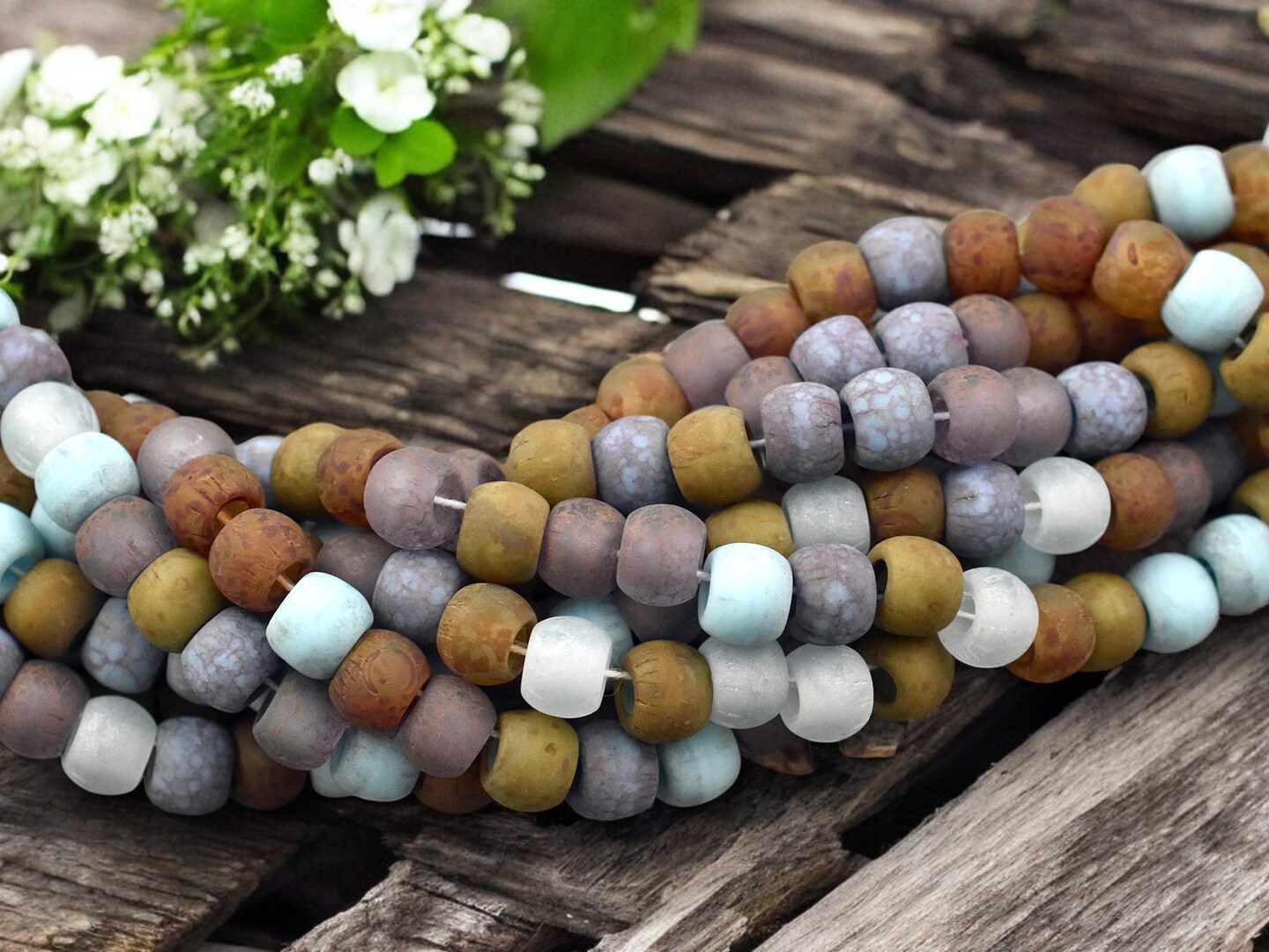 32/0 Aged Matte Blue Sky Picasso Mix Seed Beads (18&#x22; Strand)