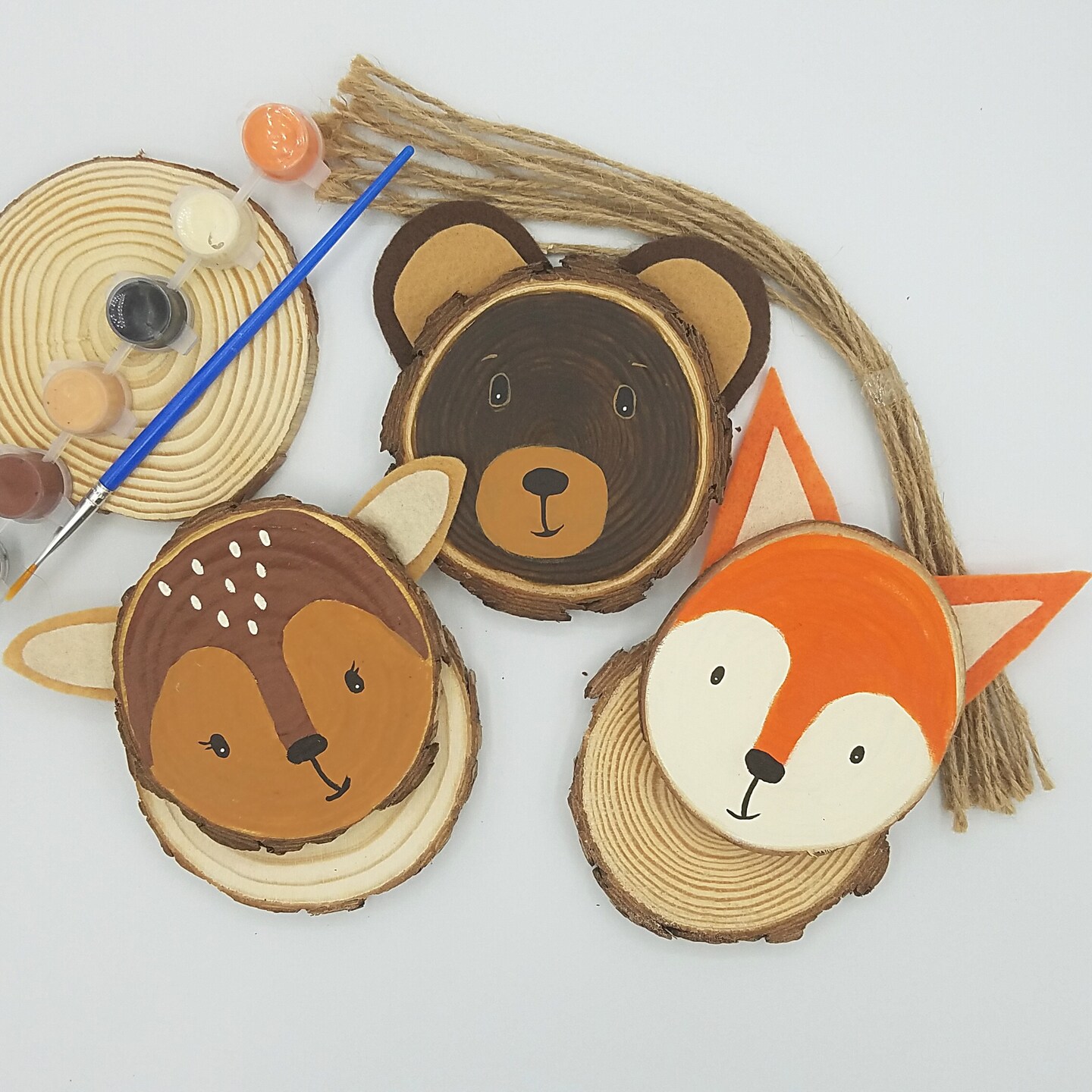 Ink and Trinket Kids Woodland Creatures Craft Kit, DIY Ornaments, Natural Wood Painting Set