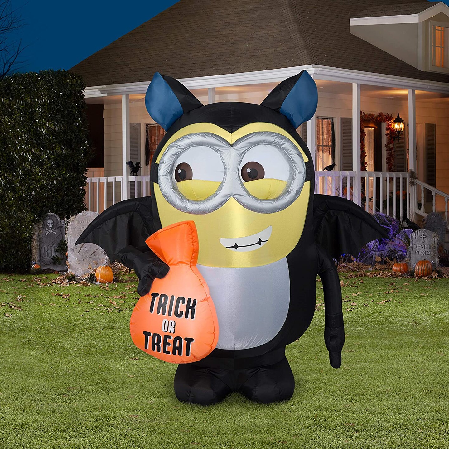 4 1/2&#x27; Gemmy Airblown Inflatable Halloween Despicable Me Minion Dave in Bat Costume Yard Decoration 225349