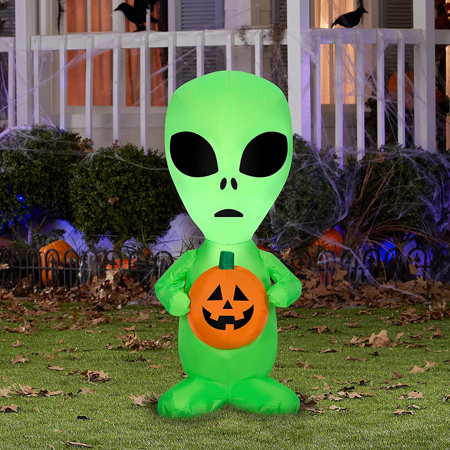 3 1/2' Gemmy Airblown Inflatable Alien Holding Jack O Lantern Halloween Yard Decoration 226247