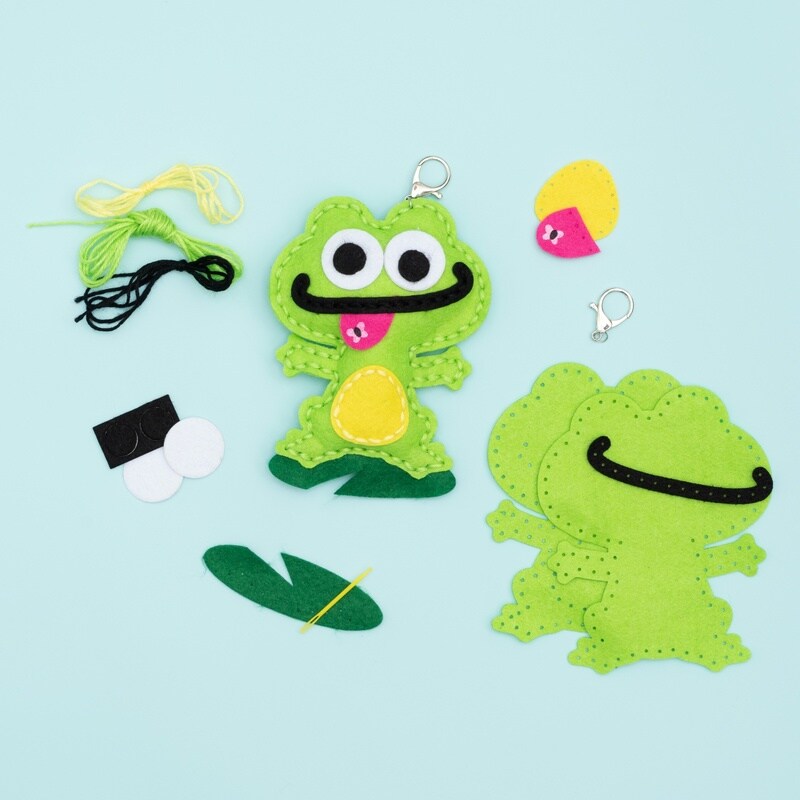 Frog Felt Keychain Kit - Sew Cute - Colorbo&#x308;k