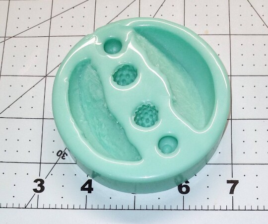 Realistic 2 peach slices +mini blueberry silicone mold + raspberry mold. Food shape Mold for candle Wax, Soap and Resin