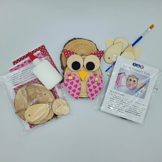 Ink and Trinket Kids Valentine&#x27;s Day Owl Party Favor, Individually Packaged Valentine&#x27;s Day Craft for Kids