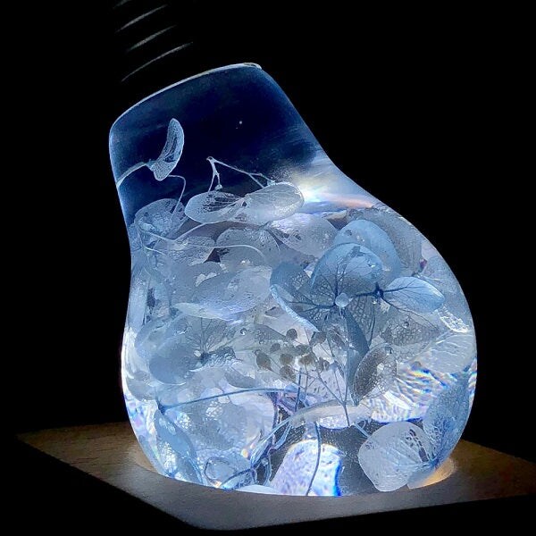 Unique Resin Blue Hydrangea LED Light Bulb