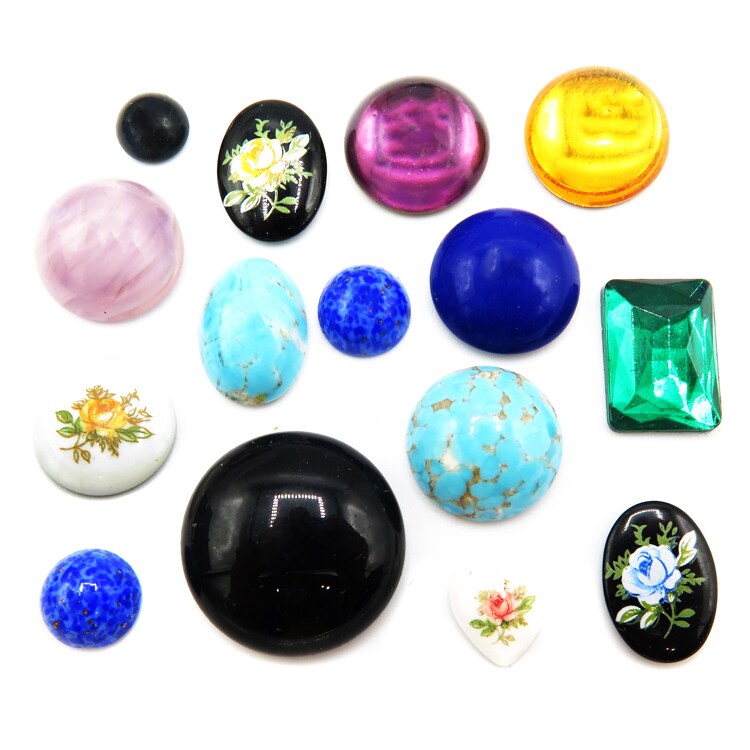 Mix of Glass and Plastic Cabochons (CB502) (8x)