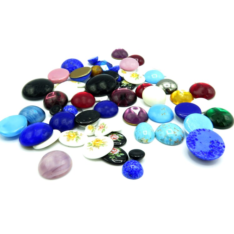 Mix of Glass and Plastic Cabochons (CB502) (8x)