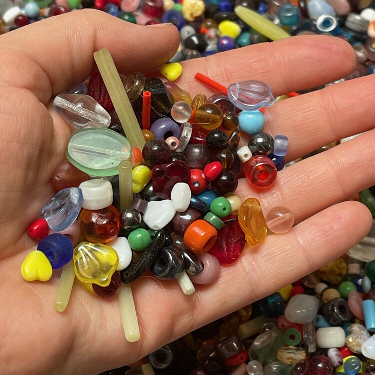 Bulk Mix of Glass Beads (B503) (50g)