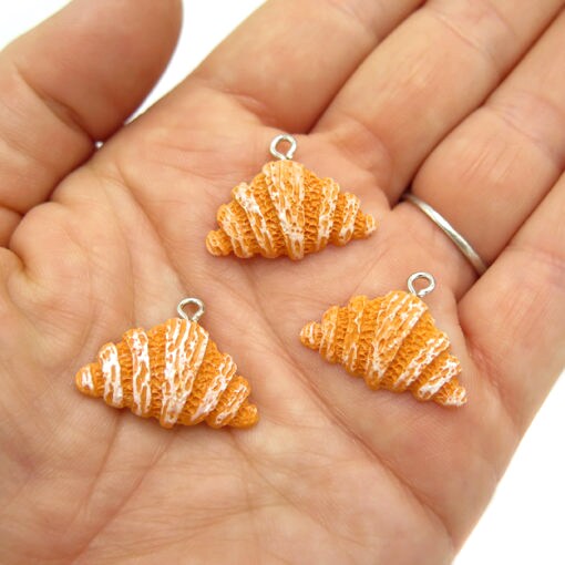 Plastic Powdered Croissant Charm (K360) (4x)