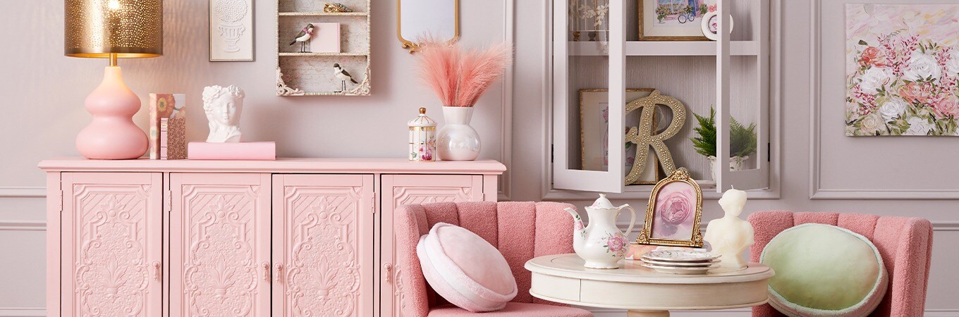 Room with pink spring decorations by Ashland®