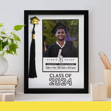 class of 2024 graduation frame