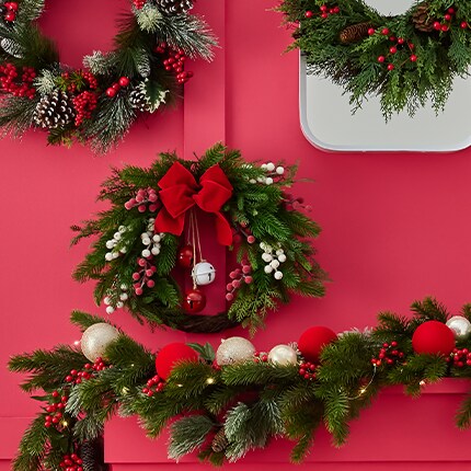 Christmas Wreaths & Garlands