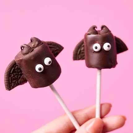 Halloween candy: chocolate ghost popsicles
