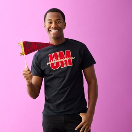MIK-Card-Senior-Grad-Apparel-QUE.jpg