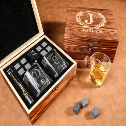 MakerPlace customized whiskey glass set with wooden box
