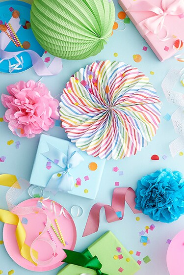 Balloons, party supplies, confetti