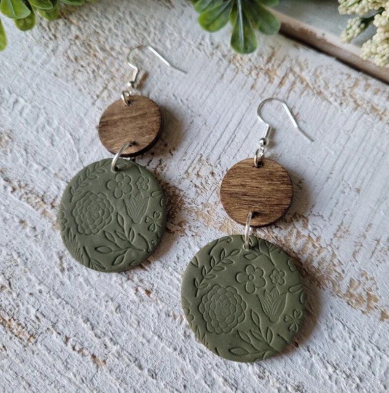Earrings_rule_of_thirds.jpeg